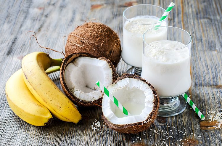 Los <strong>batidos de frutas naturales</strong> son las última moda