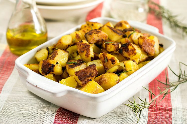 En 15 minutos podremos tener listas nuestras patatas al horno hechas en microondas