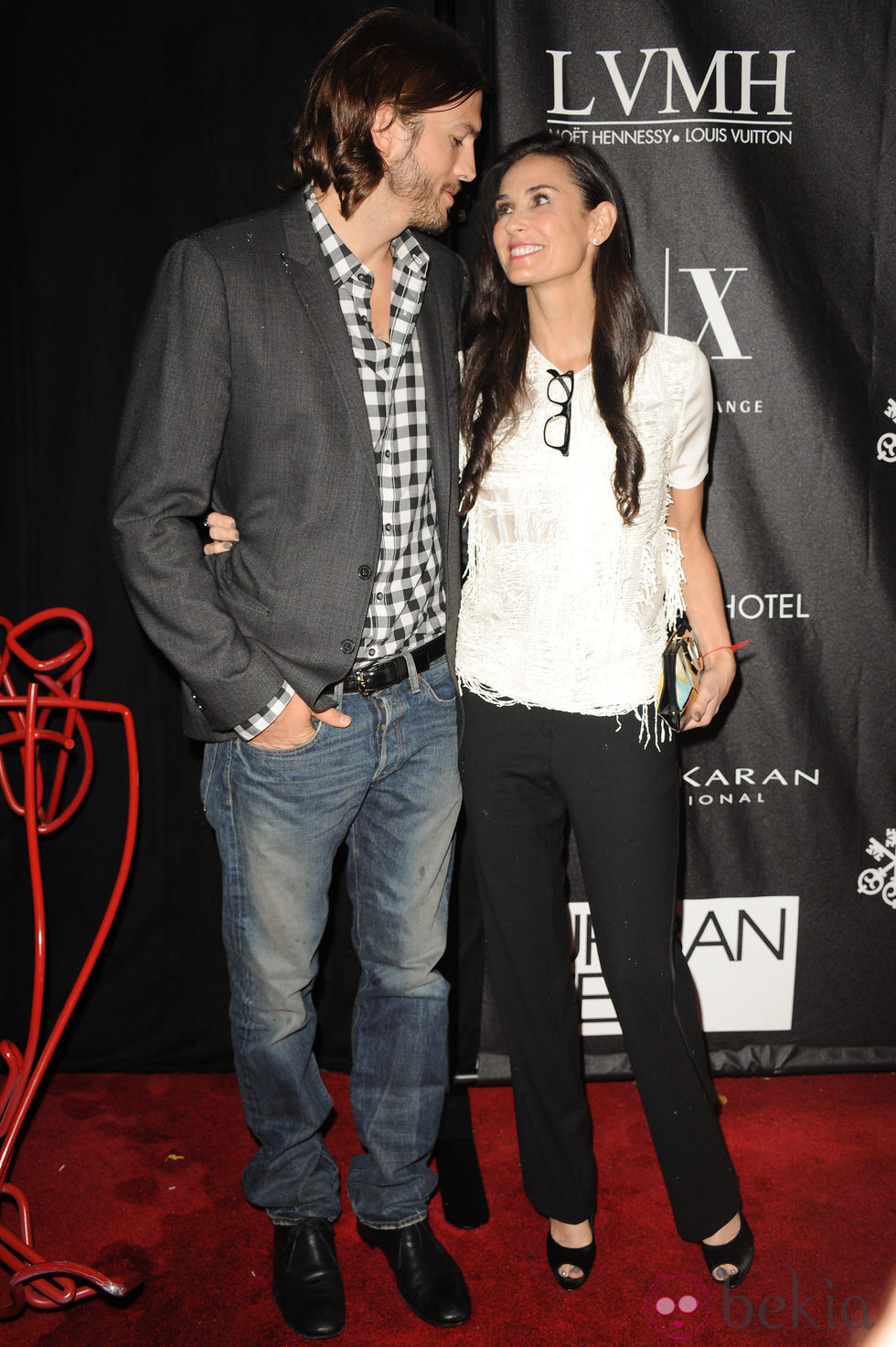 Demi Moore Y Ashton Kutcher, Enamorados En Los Stephan Weiss Apple ...