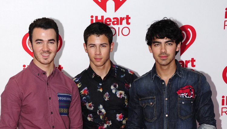 Los Jonas Brothers en el festival de música IHeartRadio 2012