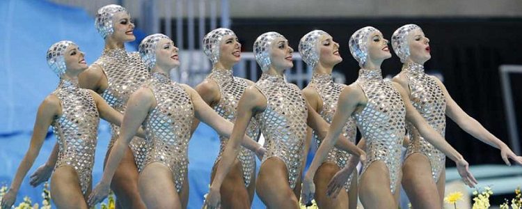 Uniformes diseñados por Dolores Cortés para el equipo español de Natación Sincronizada en JJOO de Londres 2012