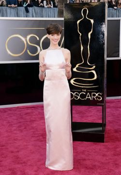 Anne Hathaway viste de Prada