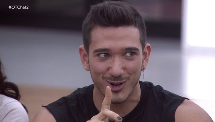 Bruno confirma su relación con Claudia Hestia en 'El chat de OT'