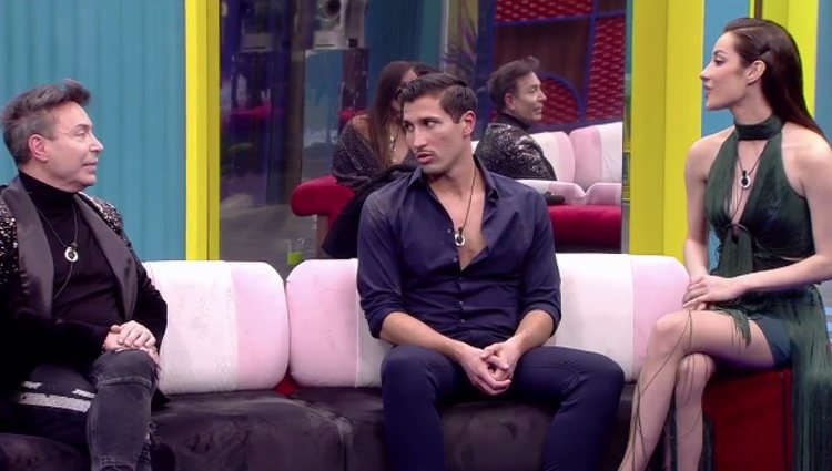 Tenso reencuentro de Adara, Gianmarco y Joao en 'El tiempo del descuento'