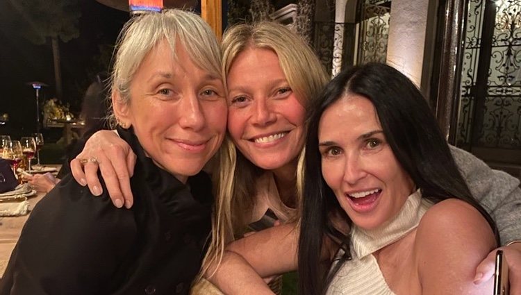 Gwyneth Paltrow con Demi Moore en su fiesta sin maquillaje/ Foto: Instagram