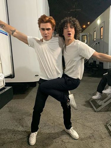 Los actores KJ Apa y Jorge López en Los Ángeles | Foto: Instagram