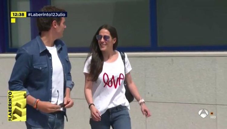 Malú y Albert Rivera saliendo del hospital juntos / Foto: Antena 3