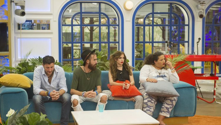 José María López y Carlota Prado junto a Miguel y Pilar en 'GH Revolution' | Foto: FormulaTV