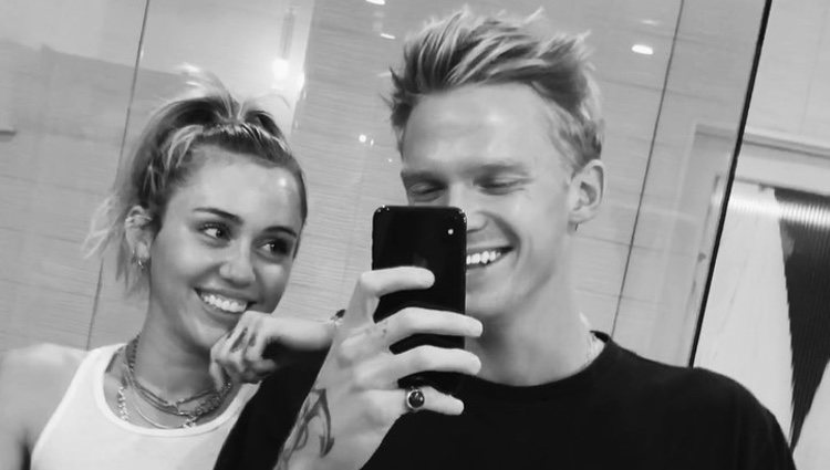 Cody Simpson y Miley Cyrus/ Foto: Intagram