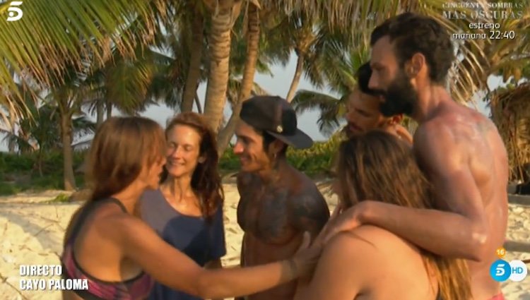 El recibimiento de Fani en la playa de los mortales / Telecinco.es