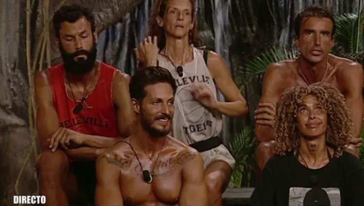 El enfado de Elena </p><p>y Hugo en 'Supervivientes 2020'/ Foto: telecinco.es