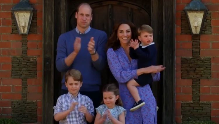 Los Duques de Cambridge con sus hijos en Anmer Hall