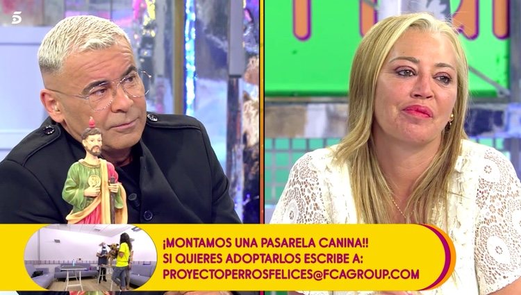 Jorge Javier preguntando a Belén Esteban por su futuro / Telecinco.es