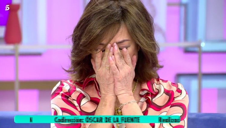 Ana Rosa Quintana muy emocionada en su despedida / Telecinco.es