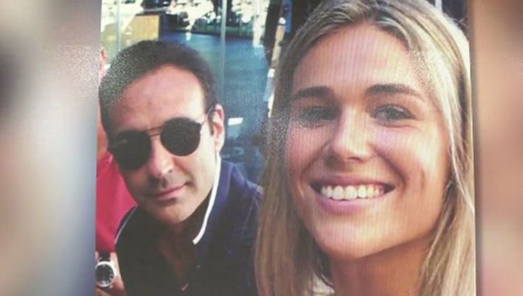 La primera foto de Enrique Ponce con Ana Soria/ Foto: telecinco.es