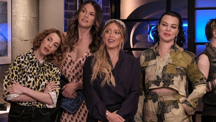 Liza Miller con sus amigas en 'Younger'