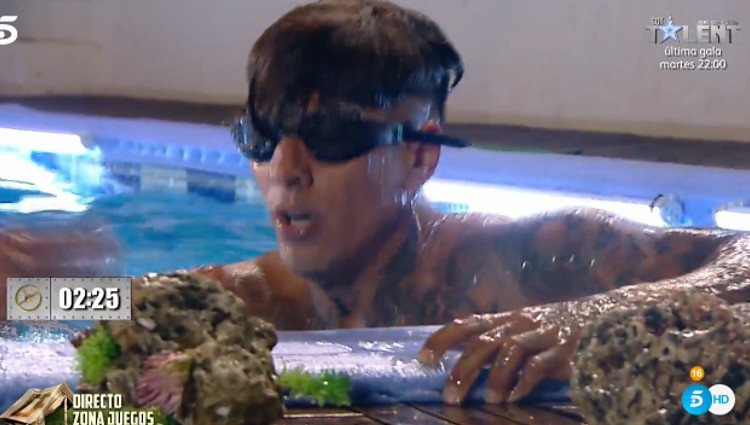 Ferre agobiado en la piscina | Foto: telecinco.es