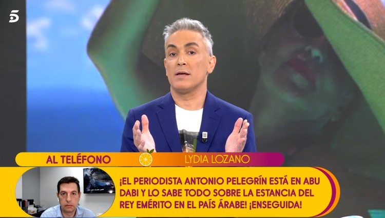 Lydia Lozano hablando por teléfono en 'Sálvame' / Telecinco.es