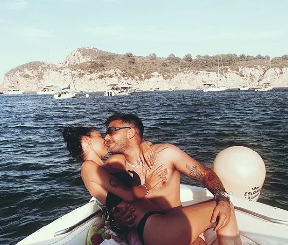 Alejandra Rubio y Álvaro Lobo en alta mar | Instagram