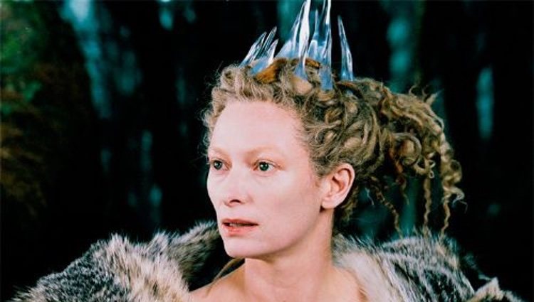 Tilda Swinton en un fotograma de 'Crónicas de Narnia'