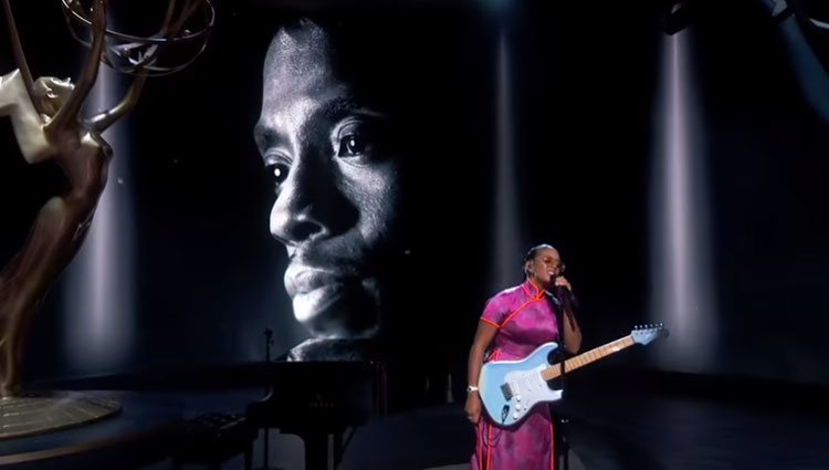 Chadwick Boseman en el In Memoriam de los Premios Emmy 2020