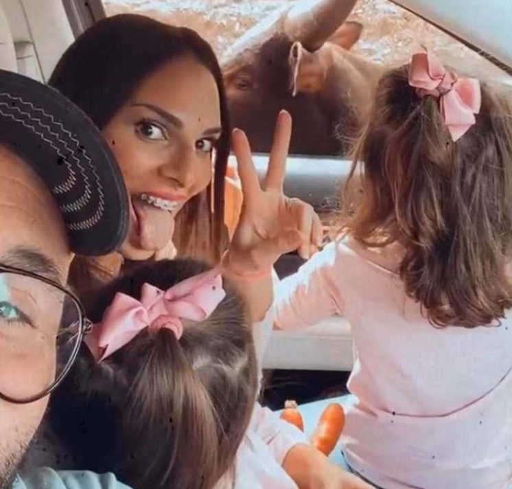 Kiko e Irene con sus hijas en el safari / Instagram