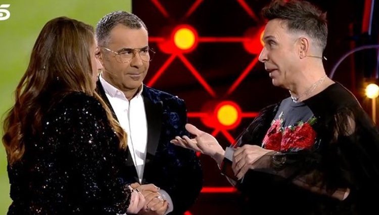 Maestro Joao dando el pañuelo a Rocío Flores | Foto: telecinco.es