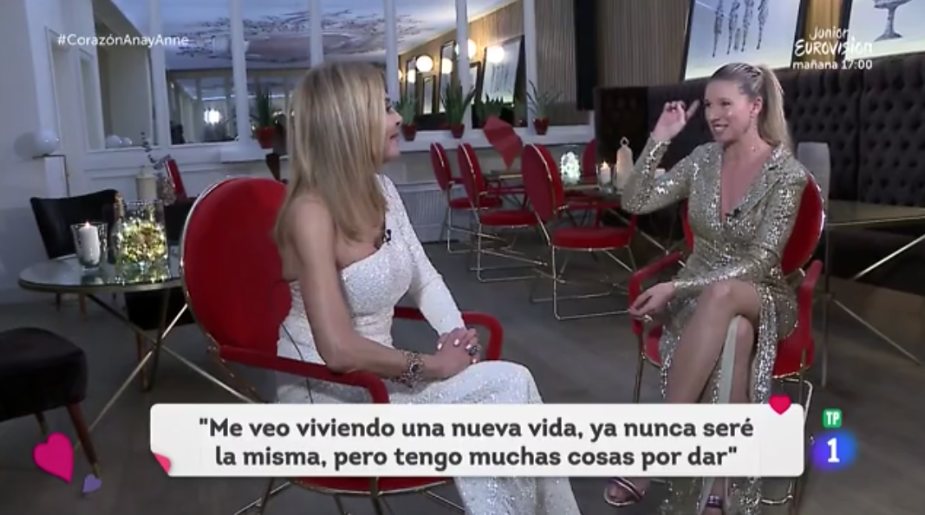 Ana Obregón hablando con Anne Igartiburu/ Foto: La 1