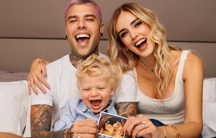 Chiara y Fedez anunciando junto a Leo que volverán a ser padres / Instagram