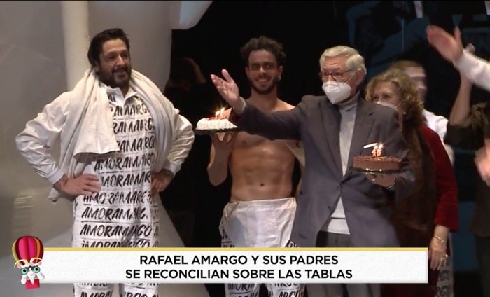 Rafael Amargo es sorprendido por sus padres/ Foto: telecinco.es