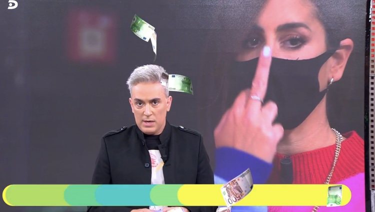 Anabel Pantoja haciendo una peineta | Foto: telecinco.es