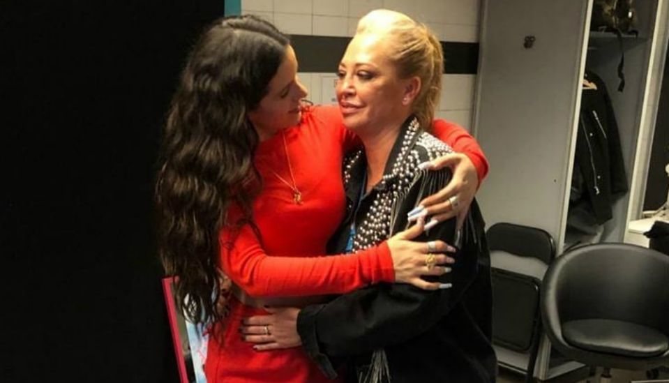 Belén Esteban con Rosalía tras uno de sus conciertos/ Foto: Instagram