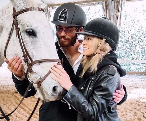 Can Yaman y Diletta Leotta junto a un caballo/ Foto: Instagram