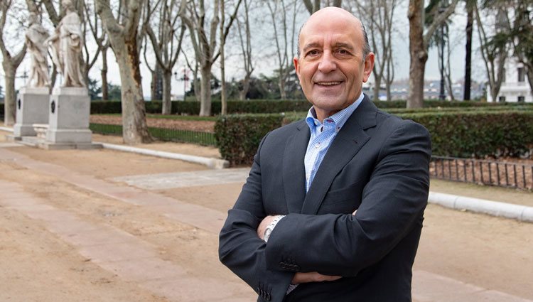 José Antonio Zarzalejos en la Plaza de Oriente de Madrid | Foto: Carlos Ruiz B . K.