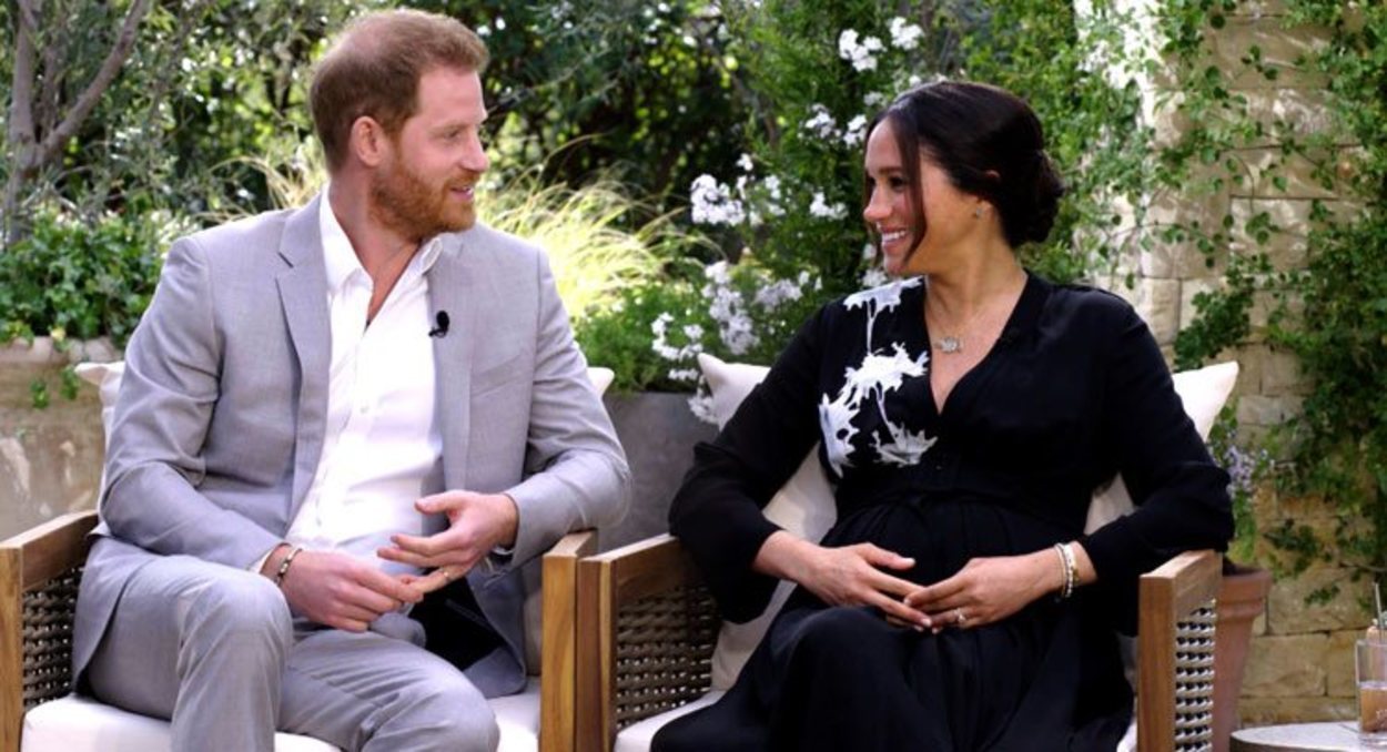 El Príncipe Harry y Meghan Markle se miran durante su entrevista | Foto: CBS</p><p>