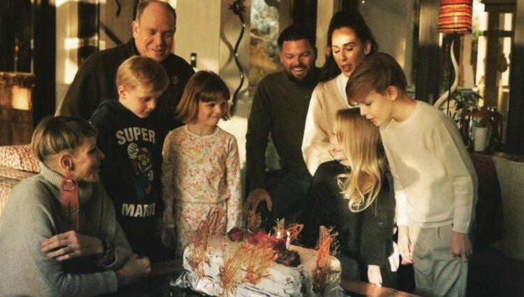 Alberto y Charlene de Mónaco con sus hijos en la celebración del cumpleaños de Aiva Wittstock en Sudáfrica