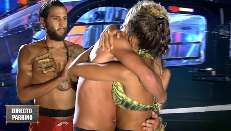 Melyssa abraza con cariño a Tom | Foto: telecinco.es