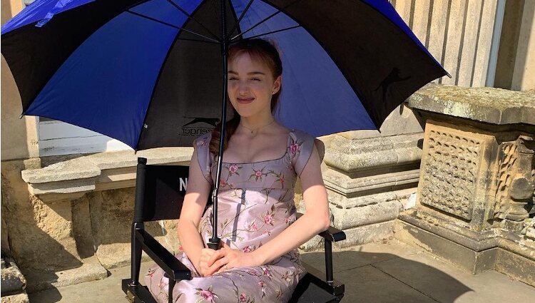 Phoebe Dynevor detrás de las cámaras de la serie 'Los Bridgerton' | Foto: Instagram