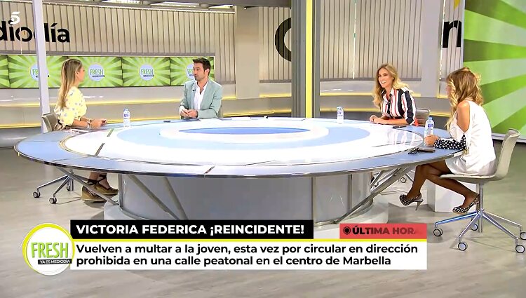 Marta Lopez como colaboradora en el plató de 'Ya es mediodía' | Foto: Telecinco.es