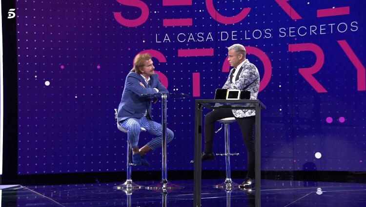 Bigote Arrocet en el plató de Telecinco tras su expulsión | Foto: Telecinco.es