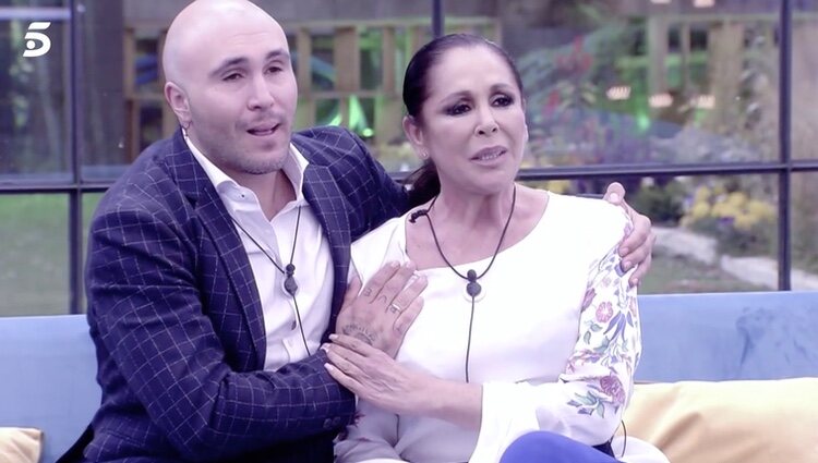 Kiko Rivera con su madre | Foto: telecinco.es