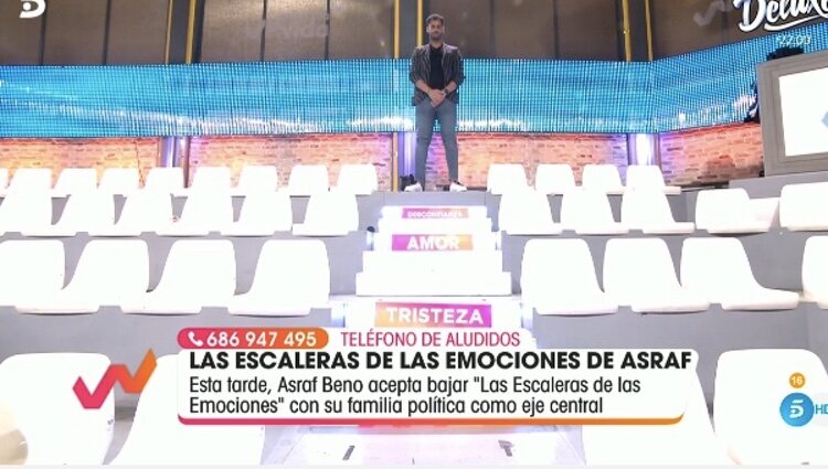 Asraf en la escalera | Foto: telecinco.es