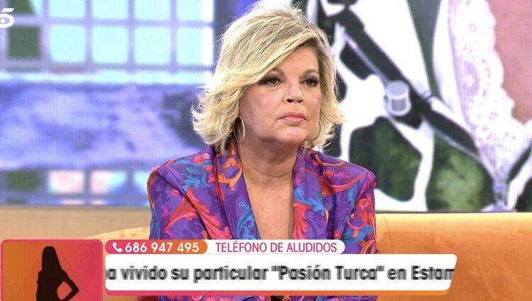 Terelu escucha atenta a sus compañeros | Foto: telecinco.es