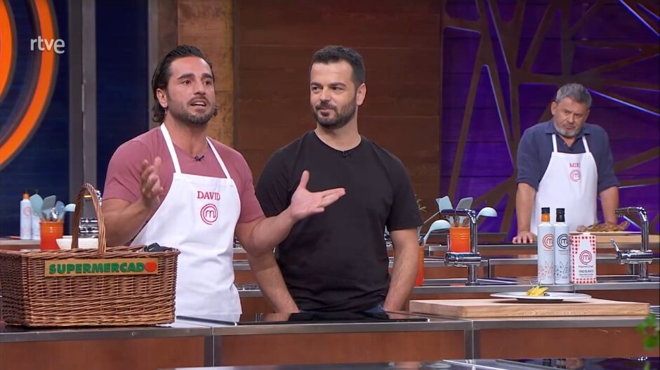 David Bustamante contando cómo le enseñó a cocinar su hermano / RTVE.es