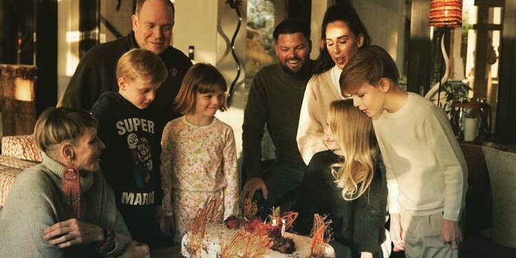 Alberto y Charlene de Mónaco con sus hijos y Sean y Chantell Wittstock con los suyos