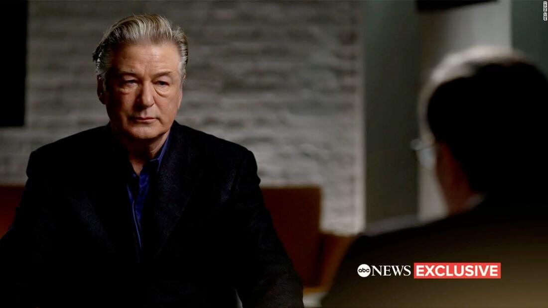 Alec Baldwin durante su entrevista para ABC News