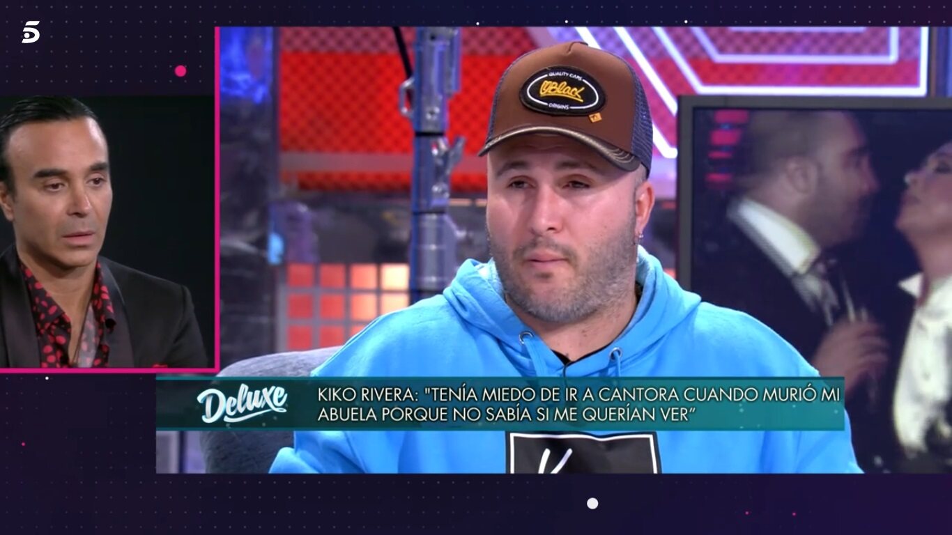 Rollán viendo las declaraciones de Kiko tras la muerte de su abuela / Telecinco.es