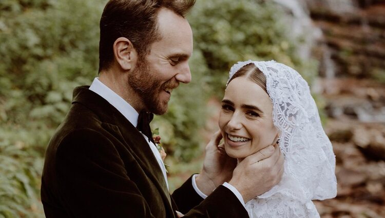 Lilly Collins el día de su boda | Foto: Instagram