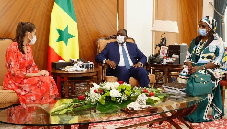 La Reina Letizia en su encuentro con el Presidente y la Primera Dama de Senegal