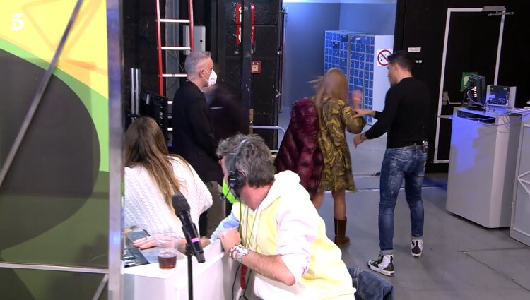 Belén Esteban abandonando el plató de 'Sálvame' / Foto: Telecinco.es